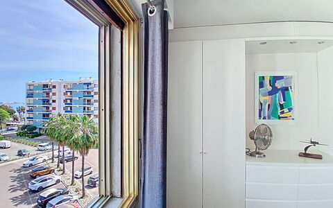 Cagnes-Sur-Mer 173: Interieur Ontwerp, Flooring, Verdieping, Kamer, Appartement, Plafond, Glas, Ontwerp, Daylighting, Hotel