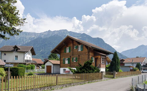 Chalet Dori: Gebouw, Huis, Huis, Woongebied, Dak, Architectuur, Verblijf, Landelijk Gebied, Land Lot, Menselijke Nederzetting