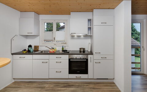 Chalet Dori: Keuken, Interieur Ontwerp, Hout, Toestel Van De Keuken, Flooring, Major Appliance, Cabinetry, Countertop, Plafond, Meubilair