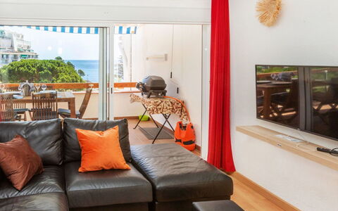 Miramar Salions: Meubilair, Interieur Ontwerp, Bankstel, Woonkamer, Flooring, Verdieping, Kamer, Appartement, Tafel, Verlichting