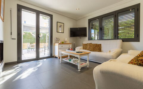 La Barca: Meubilair, Interieur Ontwerp, Flooring, Hout, Verdieping, Bankstel, Plafond, Tafel, Kamer, Woonkamer