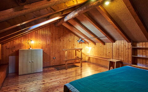 Il Crotto: Meubilair, Eigendom, Gebouw, Hout, Cabinetry, Interieur Ontwerp, Verdieping, Hal, Huis, Hardwood