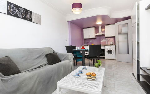 Salou 718: Tafel, Meubilair, Bankstel, Eigendom, Gebouw, Interieur Ontwerp, Verlichting, Comfort, Woonkamer, Verdieping