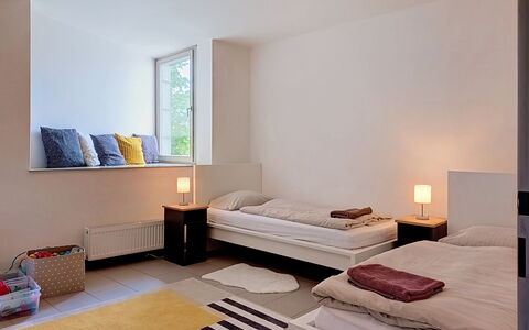 Harrachov 67: Meubilair, Flooring, Verdieping, Muur, Interieur Ontwerp, Bed, Slaapkamer, Kamer, Verlichting, Appartement