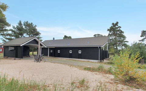 Ansgar - 150M from the Sea: Hout, Meubilair, Appartement, Kamer, Plafond, Beits, Stoel, Hardwood, Vernis, Timmerhout