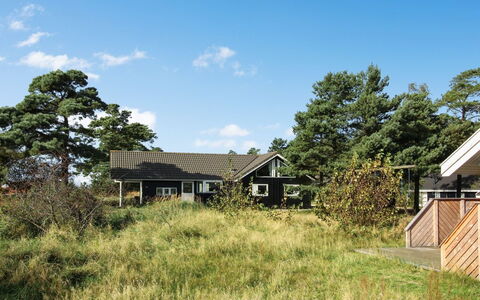 Ansgar - 150M from the Sea: Hout, Meubilair, Appartement, Kamer, Plafond, Beits, Stoel, Hardwood, Vernis, Timmerhout