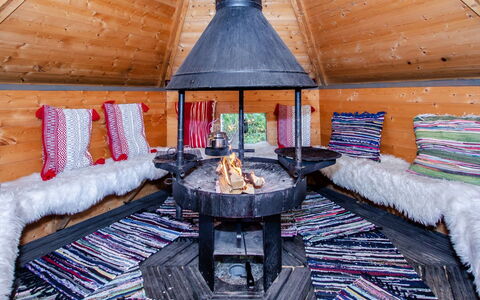Kaakkuri: Hout, Huis, Sneeuw, Verblijf, Huis, Winter, Dak, Freezing, Siding, Helling