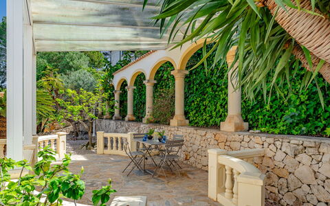 Villa Rosa: Kolom, Schaduw, Tuin, Toevlucht, Bloempot, Hacienda, Eco Hotel, Outdoor Structuur, Landscaping
