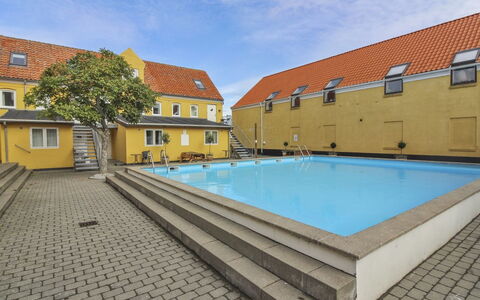 Amaia - 500M from the Sea: Dak, Huis, Land Lot, Huis, Verblijf, Landgoed, Garden Gebouwen, Schaduw, Blokhut, Landscaping
