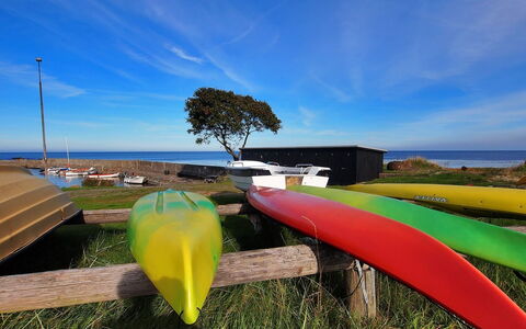 Amaia - 500M from the Sea: Dak, Huis, Land Lot, Huis, Verblijf, Landgoed, Garden Gebouwen, Schaduw, Blokhut, Landscaping