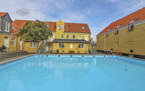 Thyrne - 500M from the Sea: Zwembad, Badplaats