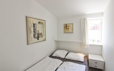 Thyrne - 500M from the Sea: Bed, Slaapkamer, Interieur Ontwerp, Muur, Meubilair, Laken, Bedding, Verdieping, Hout, Flooring