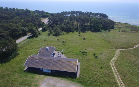 Kajsa - 50M from the Sea: Gras, Huis, Dak, Huis, Verblijf, Struik, Land Lot, Landelijk Gebied, Boerderij, Groundcover