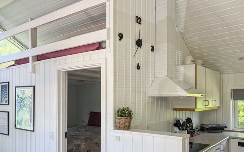Greta - 200M from the Sea: Hout, Plafond, Interieur Ontwerp, Flooring, Verdieping, Keuken, Kamer, Countertop, Beits, Hardwood