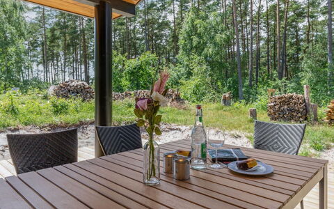 Anarosa - 200M from the Sea: Hout, Meubilair, Stoel, Buitenmeubels, Eco Hotel, Garden Gebouwen, Buitentafel, Hardwood, Tuin, Schaduw