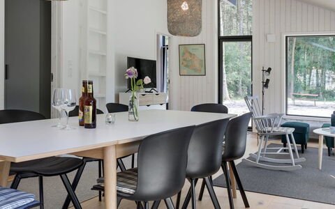 Anarosa - 200M from the Sea: Meubilair, Interieur Ontwerp, Flooring, Keuken En Eettafel, Huis, Woonkamer, Verdieping, Stoel, Eetkamer, Lichte Inrichting