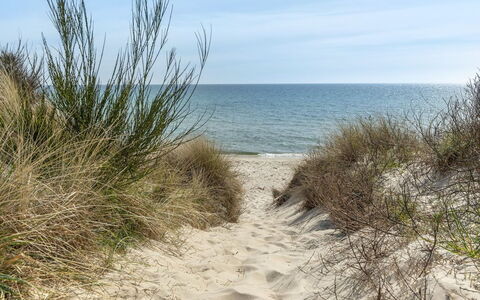 Kjeld - 900M from the Sea: Zwembad, Buitenmeubels, Meubilair, Toevlucht, Flagstone, Eco Hotel, Schaduw, Stoel, Vrije Tijd, Landgoed