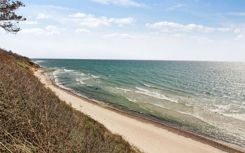 Nikolce - 250M from the Sea: Zwembad, Buitenmeubels, Meubilair, Toevlucht, Flagstone, Eco Hotel, Schaduw, Stoel, Vrije Tijd, Landgoed