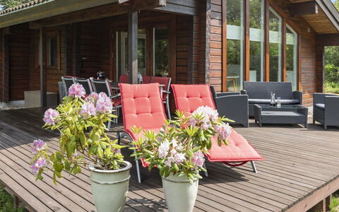 Nikolce - 250M from the Sea: Zwembad, Buitenmeubels, Meubilair, Toevlucht, Flagstone, Eco Hotel, Schaduw, Stoel, Vrije Tijd, Landgoed