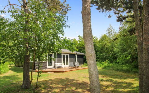Aida - 400M from the Sea: Huis, Dak, Huis, Verblijf, Struik, Groundcover, Landgoed, Boerderij, Siding, Garden Gebouwen