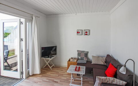Valio - 6Km from the Sea: Hout, Meubilair, Appartement, Kamer, Plafond, Beits, Stoel, Hardwood, Vernis, Timmerhout