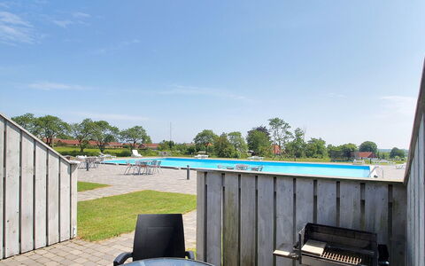 Valio - 6Km from the Sea: Hout, Meubilair, Appartement, Kamer, Plafond, Beits, Stoel, Hardwood, Vernis, Timmerhout