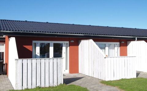 Valio - 6Km from the Sea: Hout, Meubilair, Appartement, Kamer, Plafond, Beits, Stoel, Hardwood, Vernis, Timmerhout