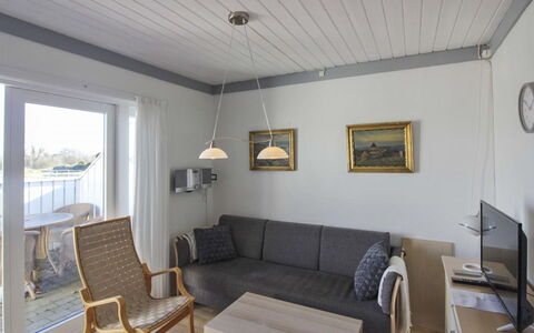 Fränze - 6Km from the Sea: Hout, Meubilair, Appartement, Kamer, Plafond, Beits, Stoel, Hardwood, Vernis, Timmerhout