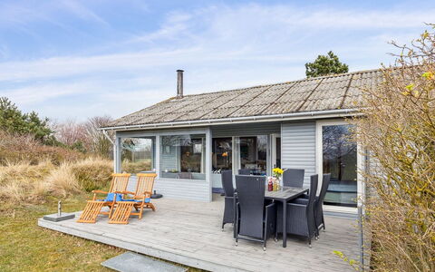 Bondi - 150M from the Sea: Hout, Meubilair, Appartement, Kamer, Plafond, Beits, Stoel, Hardwood, Vernis, Timmerhout