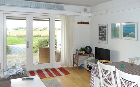 Thorke - 5Km from the Sea: Dak, Huis, Deur, Verblijf, Schaduw, Siding, Werf, Landgoed, Backyard