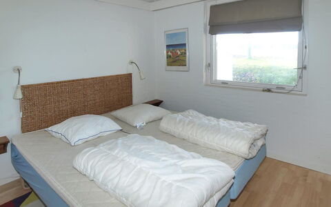 Thorke - 5Km from the Sea: Dak, Huis, Deur, Verblijf, Schaduw, Siding, Werf, Landgoed, Backyard