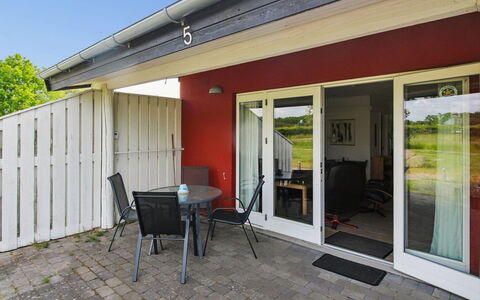 Erica - 6Km from the Sea: Verblijf, Backyard, Werf, Garden Gebouwen, Schuur, Siding, Buitenmeubels, Blokhut, Outdoor Structuur, Keet
