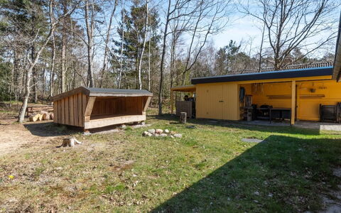 Heikki - 700M from the Sea: Hout, Meubilair, Appartement, Kamer, Plafond, Beits, Stoel, Hardwood, Vernis, Timmerhout
