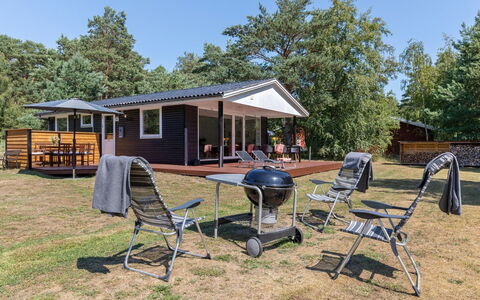 Gottfrieda - 300M from the Sea: Hout, Meubilair, Appartement, Kamer, Plafond, Beits, Stoel, Hardwood, Vernis, Timmerhout
