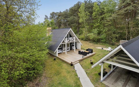 Lillesol - 400M from the Sea: Hout, Dak, Architectuur, Huis, Huis, Verblijf, Siding, Hardwood, Helling, Landgoed