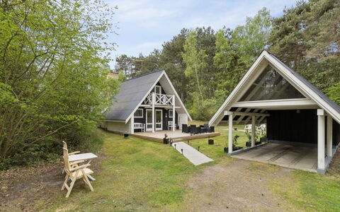 Lillesol - 400M from the Sea: Hout, Dak, Architectuur, Huis, Huis, Verblijf, Siding, Hardwood, Helling, Landgoed
