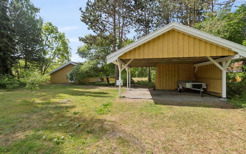 Ailen - 500M from the Sea: Siding, Huis, Dak, Huis, Woongebied, Verblijf, Werf, Schaduw, Backyard, Gazon