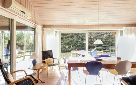 Adelbrand - 400M from the Sea: Hout, Huis, Verblijf, Huis, Dak, Landelijk Gebied, Siding, Blokhut, Garden Gebouwen, Hardwood