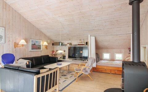 Adelbrand - 400M from the Sea: Hout, Huis, Verblijf, Huis, Dak, Landelijk Gebied, Siding, Blokhut, Garden Gebouwen, Hardwood