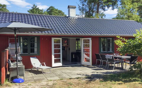 Patti - 150M from the Sea: Hout, Huis, Verblijf, Huis, Dak, Landelijk Gebied, Siding, Blokhut, Garden Gebouwen, Hardwood