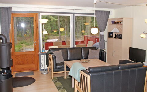 Apelone - 300M from the Sea: Hout, Huis, Verblijf, Huis, Dak, Landelijk Gebied, Siding, Blokhut, Garden Gebouwen, Hardwood