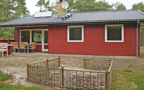 Apelone - 300M from the Sea: Hout, Huis, Verblijf, Huis, Dak, Landelijk Gebied, Siding, Blokhut, Garden Gebouwen, Hardwood