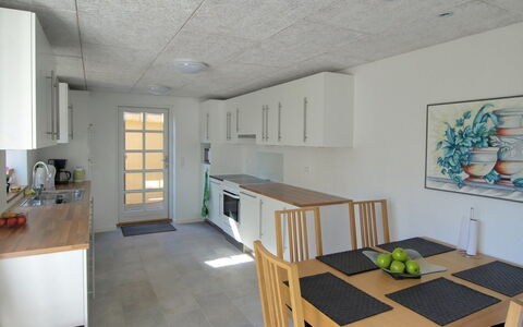 Ødmar - 400M from the Sea: Flooring, Muur, Meubilair, Verdieping, Hout, Interieur Ontwerp, Plafond, Countertop, Kamer, Keuken