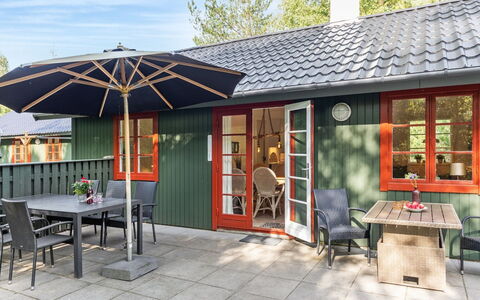 Selvi - 125M from the Sea: Dak, Huis, Huis, Verblijf, Siding, Landgoed, Oprit, Garden Gebouwen, Werf, Schuur