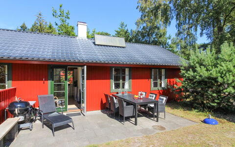 Oisin - 150M from the Sea: Huis, Verblijf, Dak, Huis, Deur, Tuin, Werf, Schaduw, Backyard, Garden Gebouwen