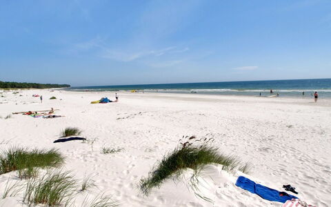 Oisin - 150M from the Sea: Lucht, Blauw, Natuurlijke Omgeving, Strand, Horizon, Kust, Kust En Oceanic Landvormen, Zomer, Wolk, Zee