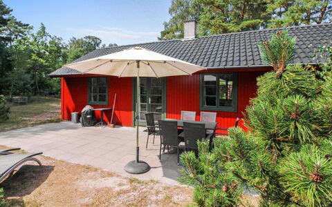 Jale - 50M from the Sea: Hout, Huis, Verblijf, Huis, Dak, Landelijk Gebied, Siding, Blokhut, Garden Gebouwen, Hardwood