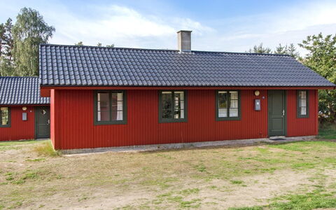 Loke - 300M from the Sea: Hout, Huis, Verblijf, Huis, Dak, Landelijk Gebied, Siding, Blokhut, Garden Gebouwen, Hardwood