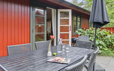 Nahuel - 200M from the Sea: Hout, Dak, Verblijf, Blokhut, Landgoed, Straal, Timmerhout, Veranda, Ontwerp, Hardwood
