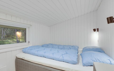 Gaja - 1Km from the Sea: Hout, Flooring, Verdieping, Plafond, Interieur Ontwerp, Slaapkamer, Bed, Kamer, Bedding, Hardwood